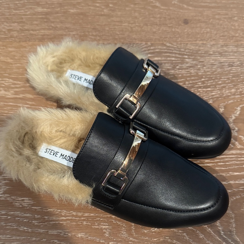 Steve Madden Black Loafers with Fur Lining